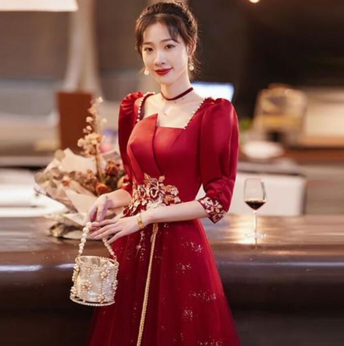 红色晚礼服婚纱照的礼服怎么选？