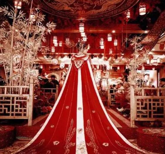 中式礼服 中式婚礼礼服叫什么