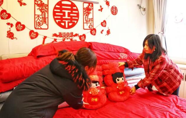 结婚铺床的步骤及顺口溜
